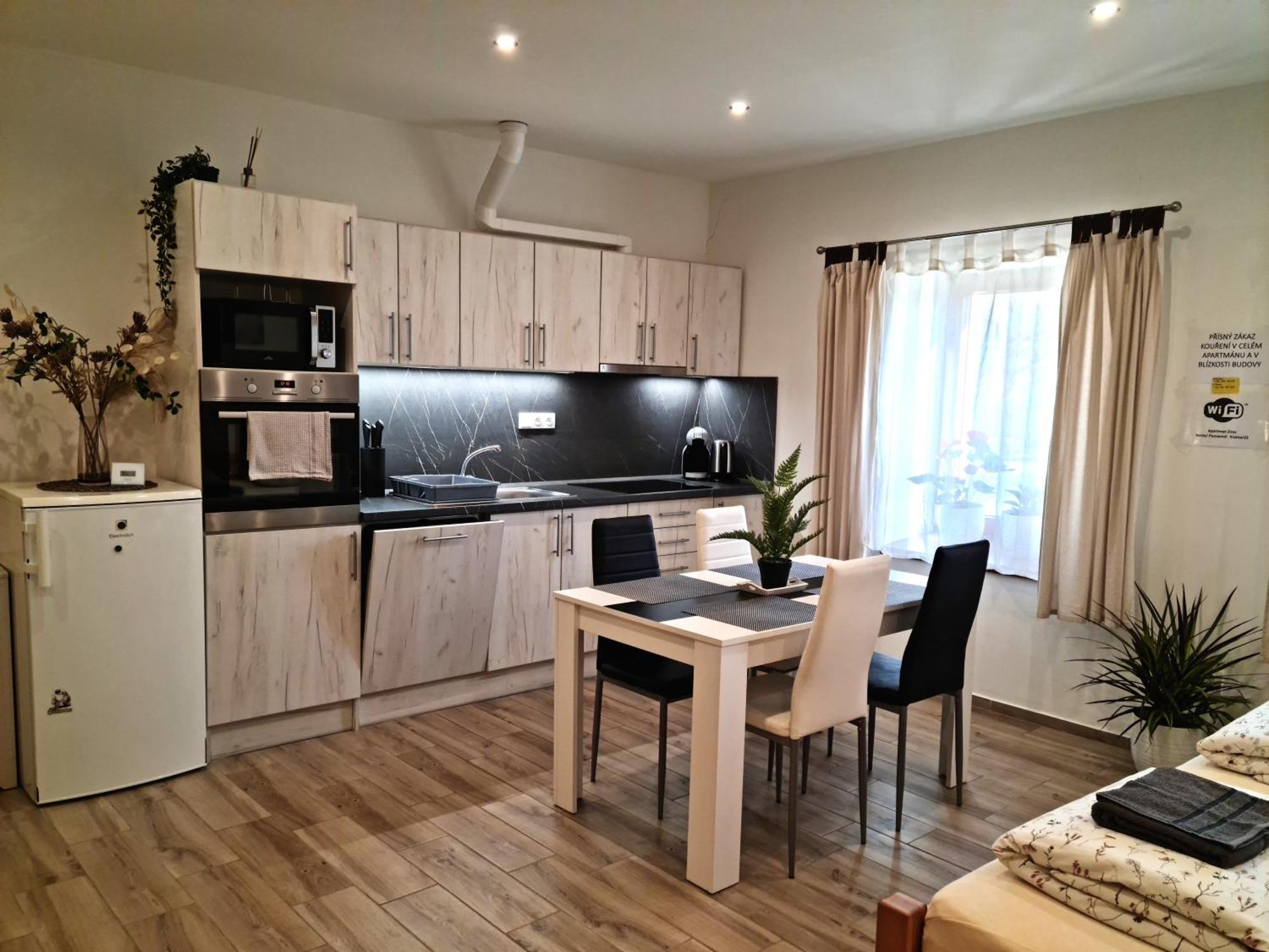 Apartmány Žireč Dvůr Králové nad Labem Esterno foto