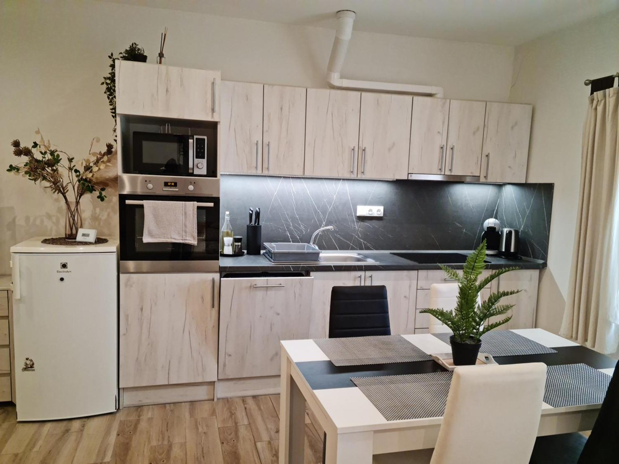 Apartmány Žireč Dvůr Králové nad Labem Esterno foto